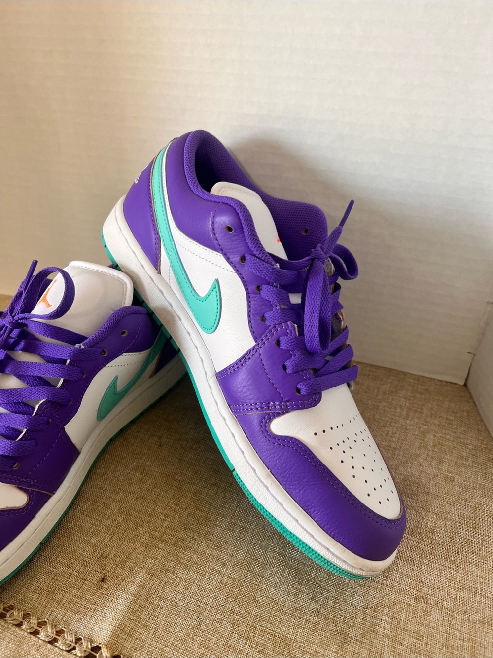 Nike Men Men Jordan  Low-Top Sneakers in Purple, White & Teal - Picture 2 of 5